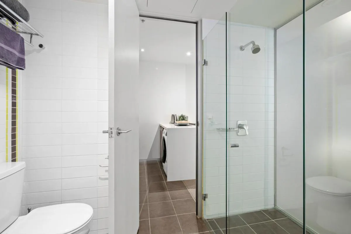 Complete Host A’Beckett St Apartments — 3