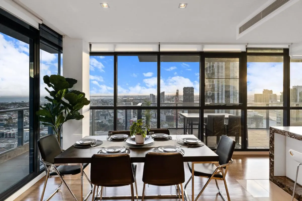 Complete Host Clarendon St Apartments — 4