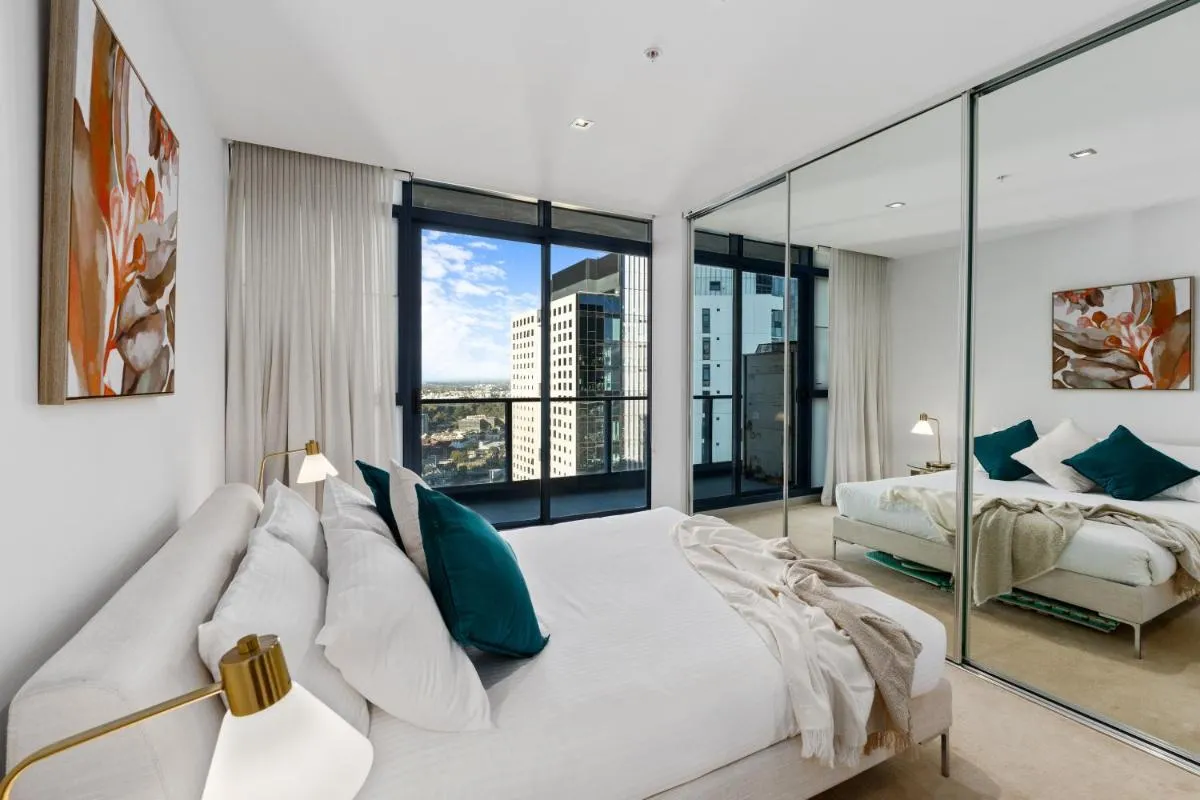 Complete Host Clarendon St Apartments — 2