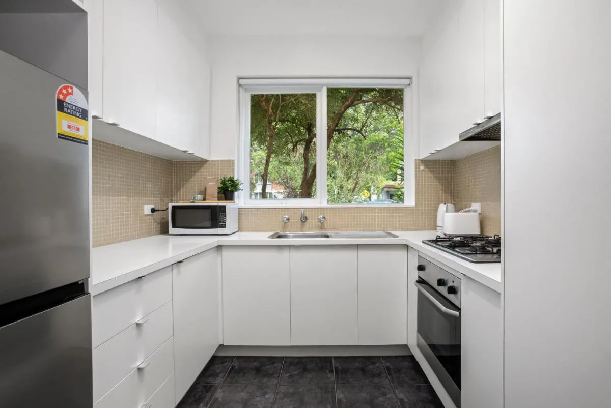 Complete Host Cromwell Rd Apartments — 4
