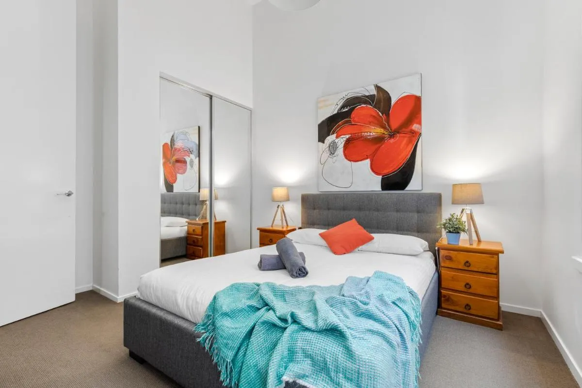 Complete Host Degraves St Apartments — 2