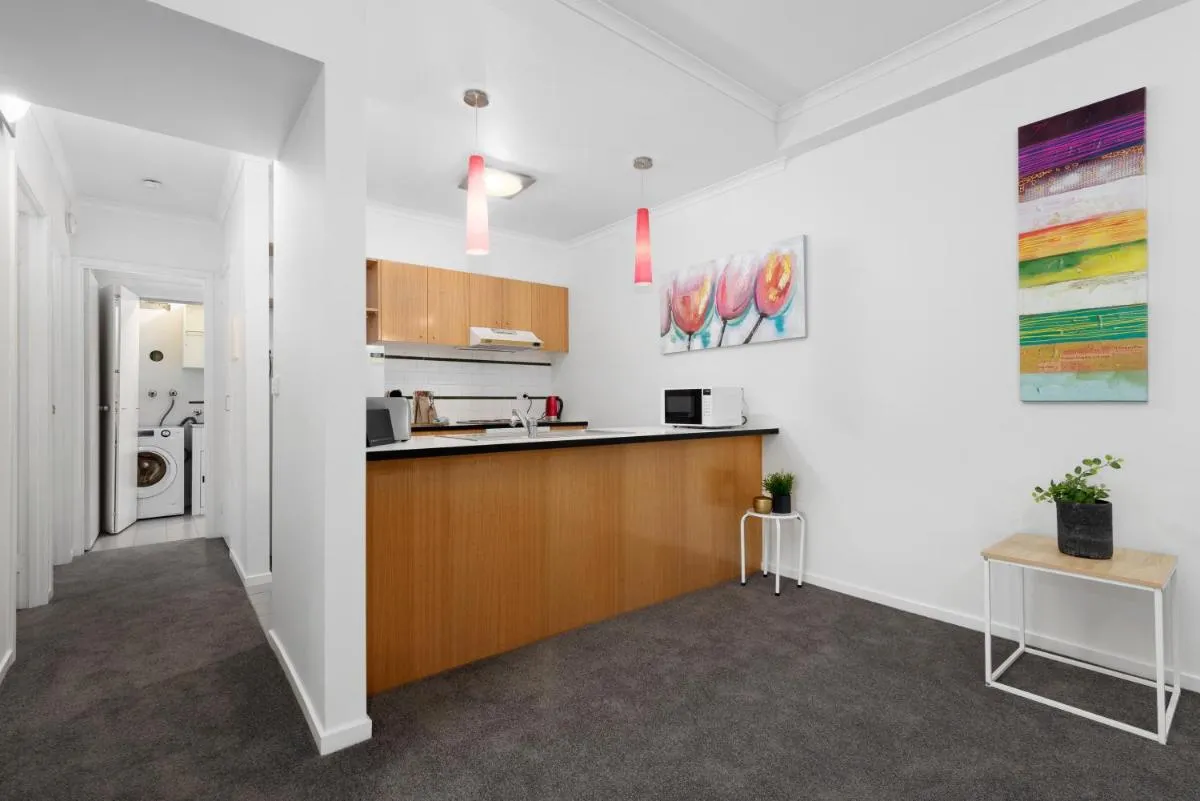 Complete Host Dodds St Apartments — 4