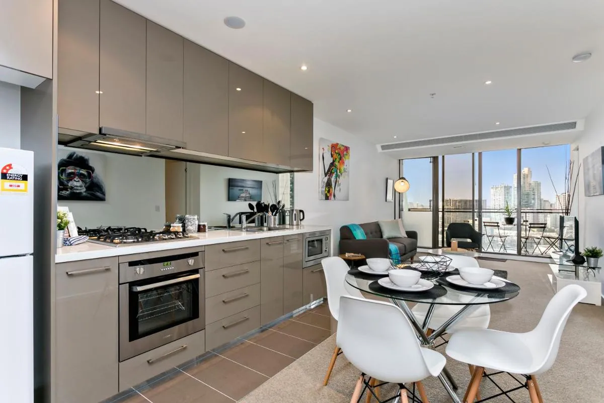 Complete Host Epic Apartments — 5