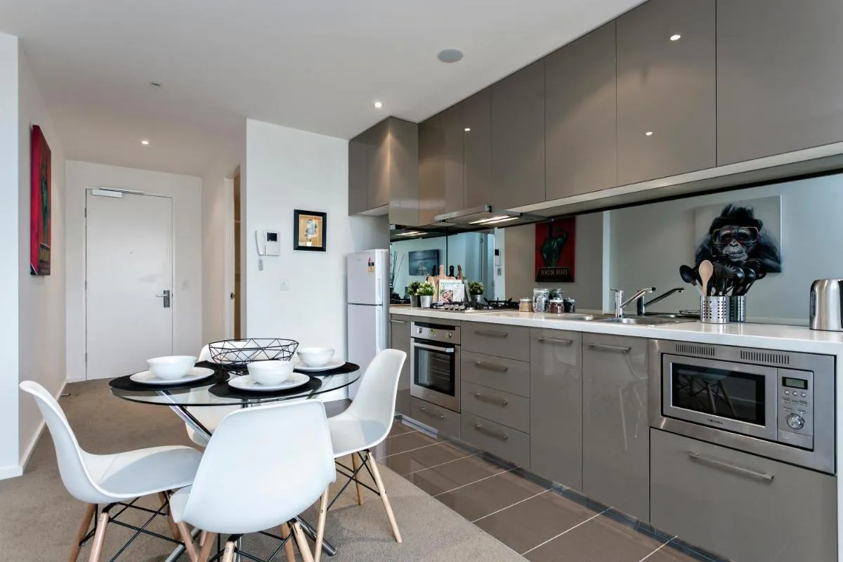Complete Host Epic Apartments — 4