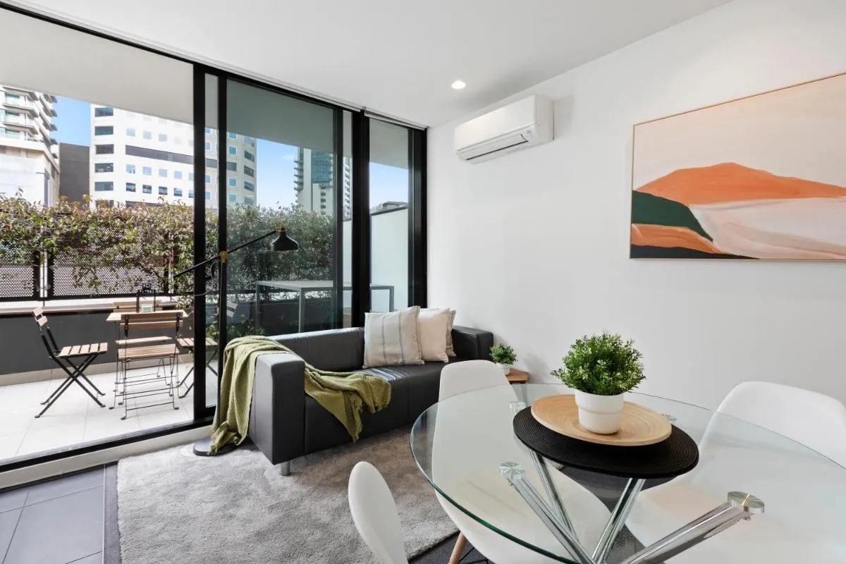 Complete Host Essence Apartments — 5