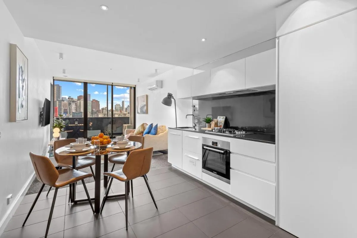 Complete Host Guilfoyle Apartments — 5
