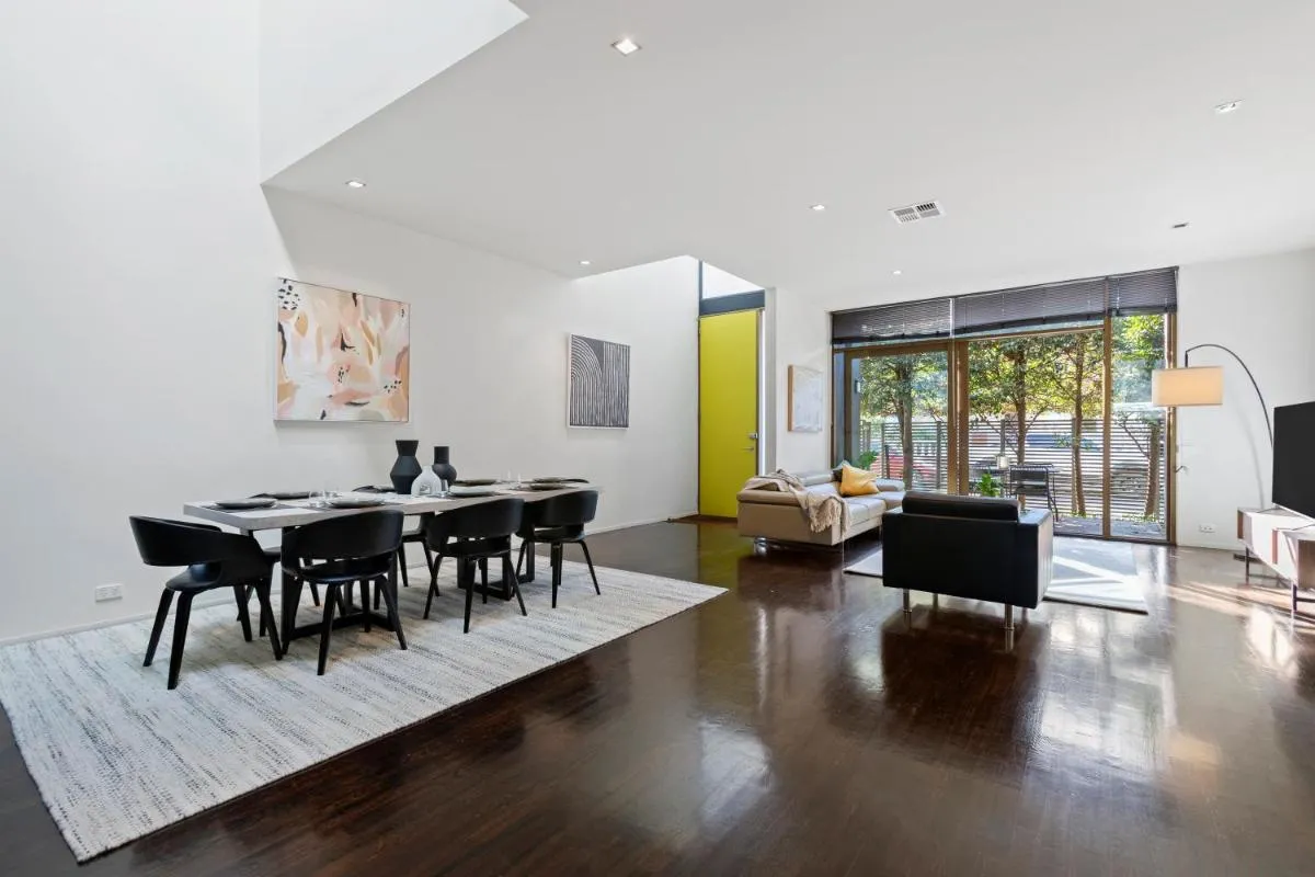Complete Host South Yarra Townhouse — 4