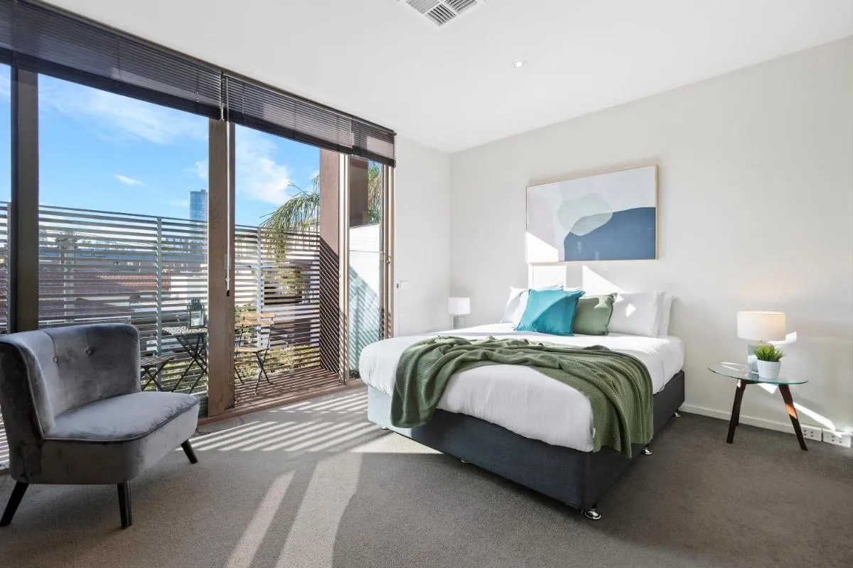 Complete Host South Yarra Townhouse — 2