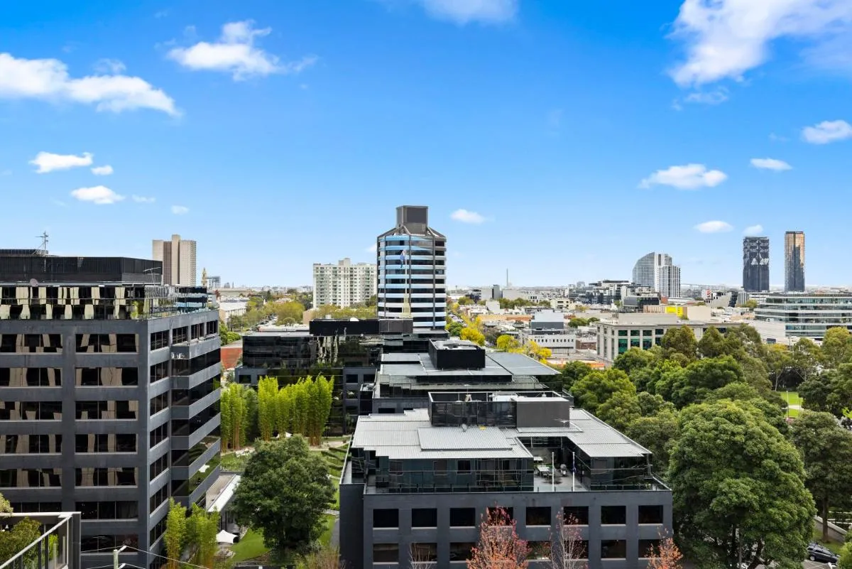 Complete Host Sunday Apartments — 5
