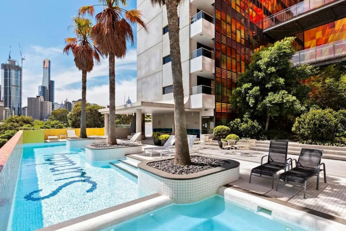 Complete Host Sunday Apartments — 2