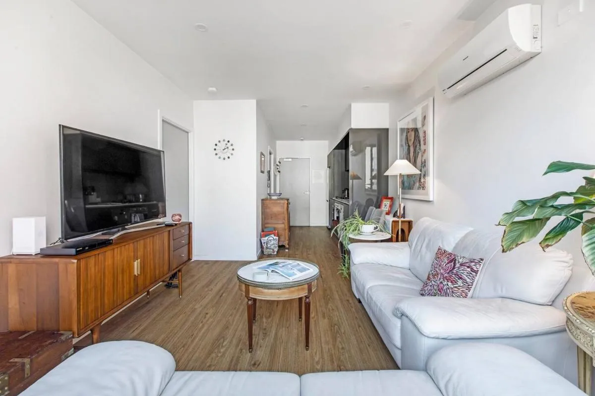 Contemporary Comfort between Fitzroy and Carlton — 5