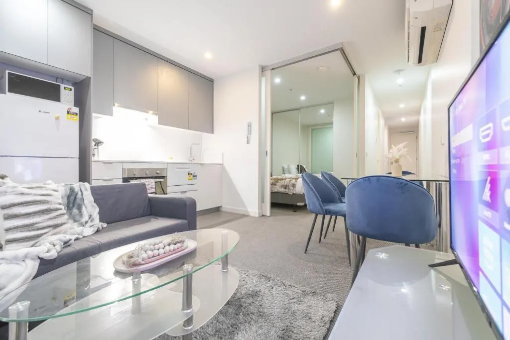 Convenience 2br1ba Apartment Mel Cbd With Study