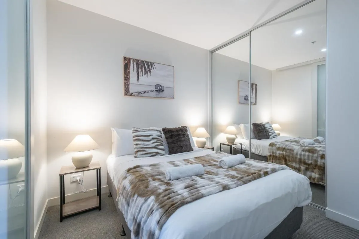 Convenience 2br1ba Apartment Mel Cbd With Study — 2