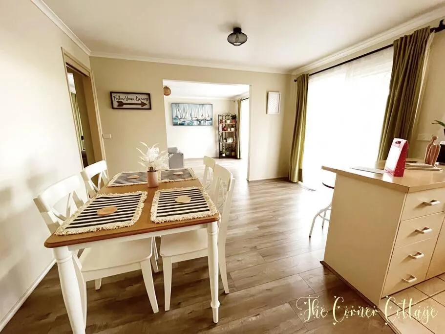 Corner Cottage — 4