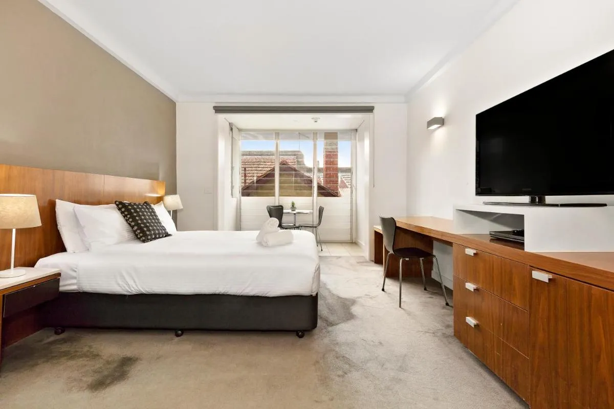 Cosmopolitan Hotel and Apartments — 5