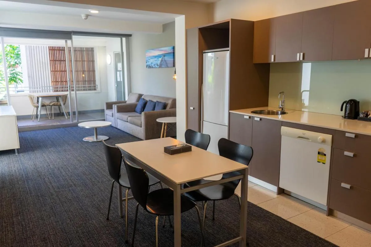 Cosmopolitan Hotel and Apartments — 4
