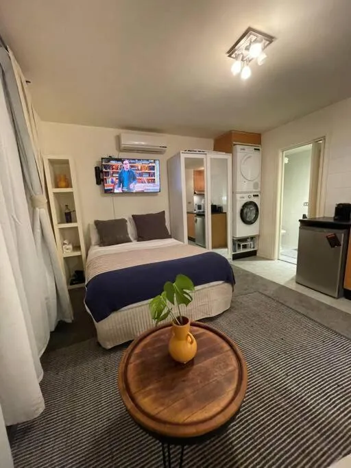 Cosy Studio with Courtyard in Vibrant Fitzroy! — 2