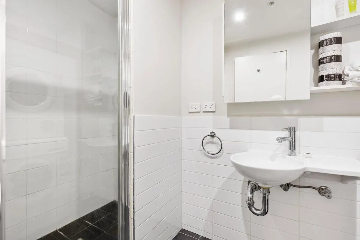 Cozy 1BR Apt in Downtown Melbourne w Wi-Fi — 3