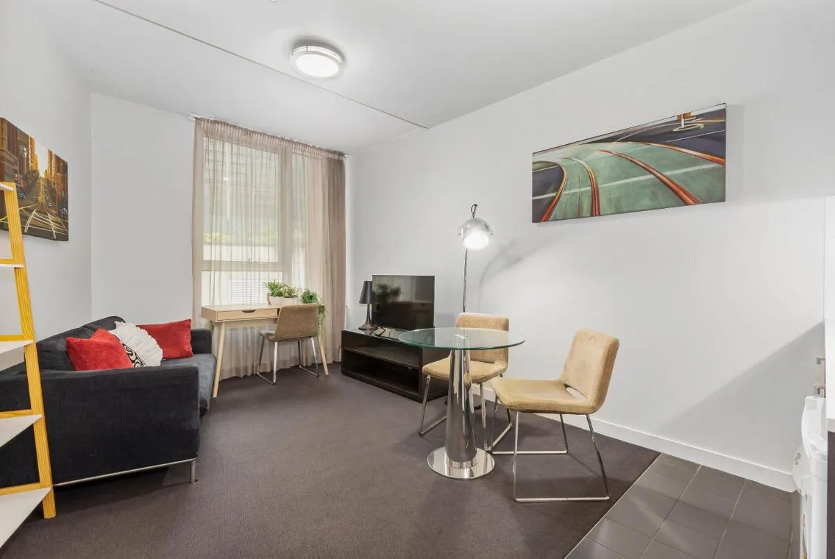 Cozy 1BR Apt in Downtown Melbourne w Wi-Fi — 5