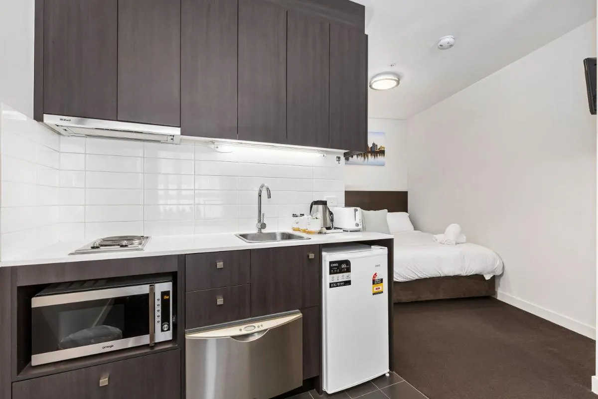Cozy 1BR Apt in Downtown Melbourne w Wi-Fi — 4