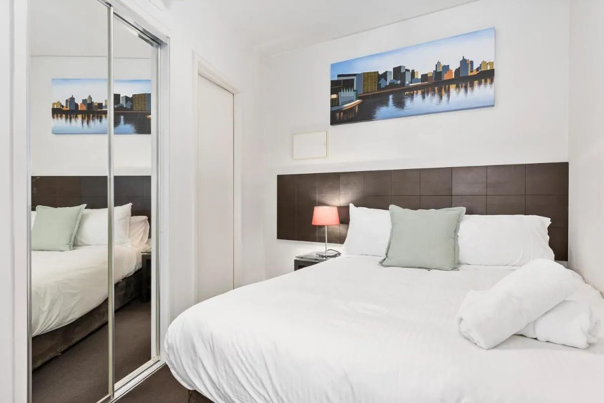 Cozy 1BR Apt in Downtown Melbourne w Wi-Fi — 2