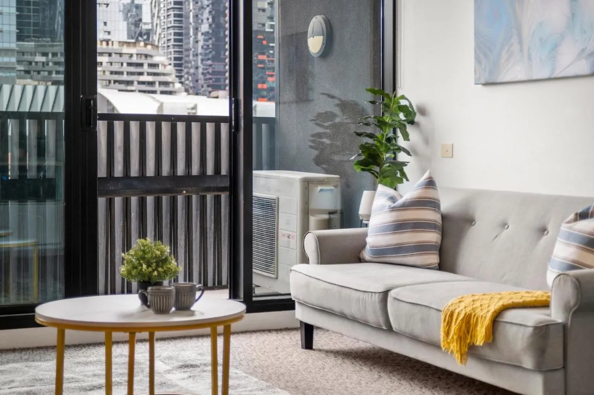 Cozy 1 Bedroom Apartment at Marvel Stadium with Rooftop Pool and Gym — 5