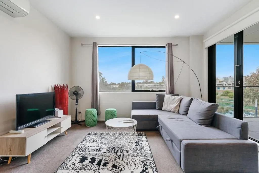 Cozy & Convenient Bundoora Apt withparking