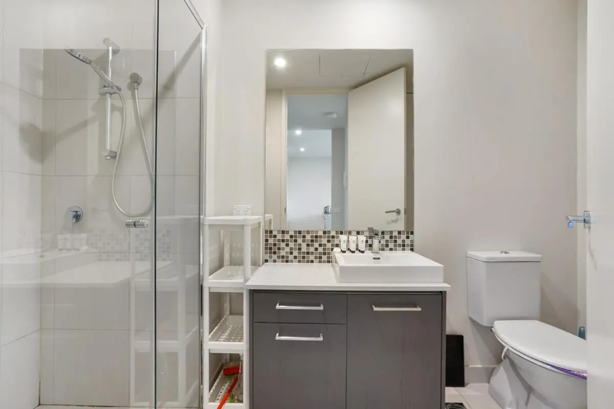 Cozy & Convenient Bundoora Apt withparking — 3