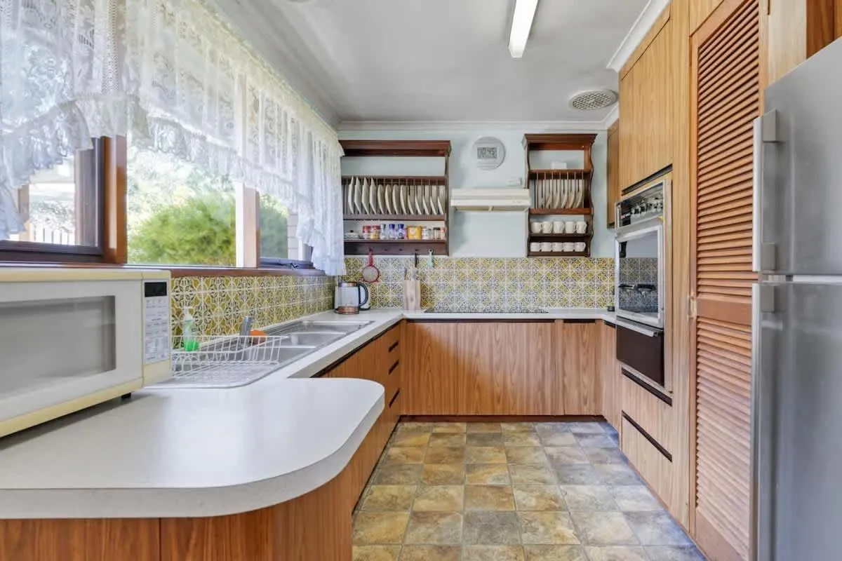 Cozy Oakleigh South Family Home Next to Playground — 4