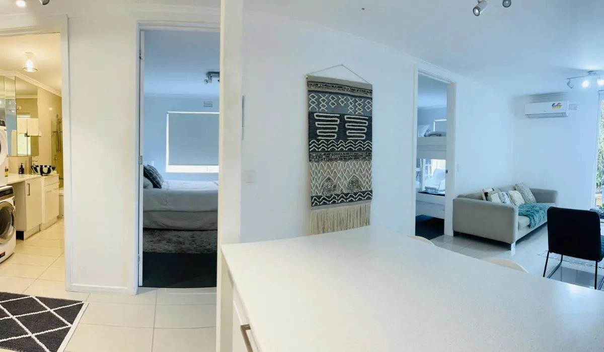 D101 Charming Apartment- Free Parking — 3