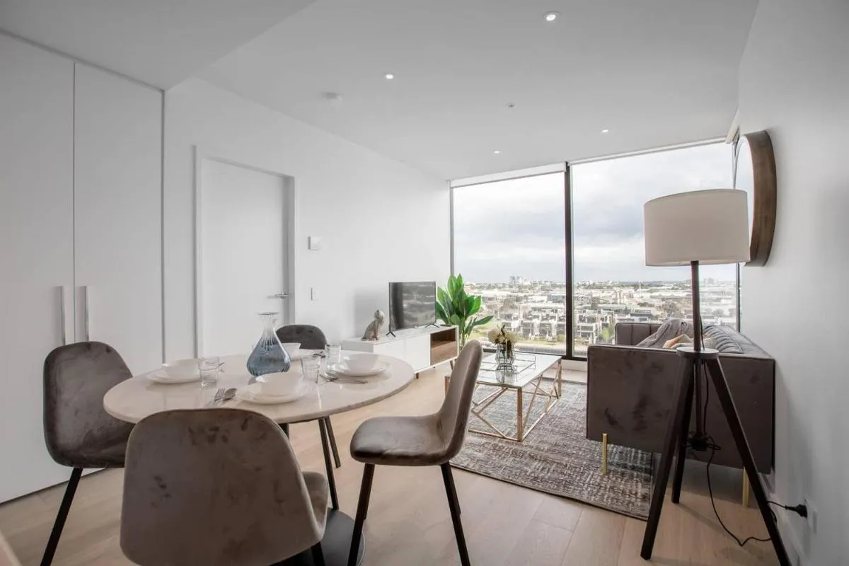 Delightful 2BR Riverview@Docklands — 3
