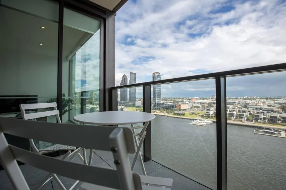 Delightful 2BR Riverview@Docklands — 4