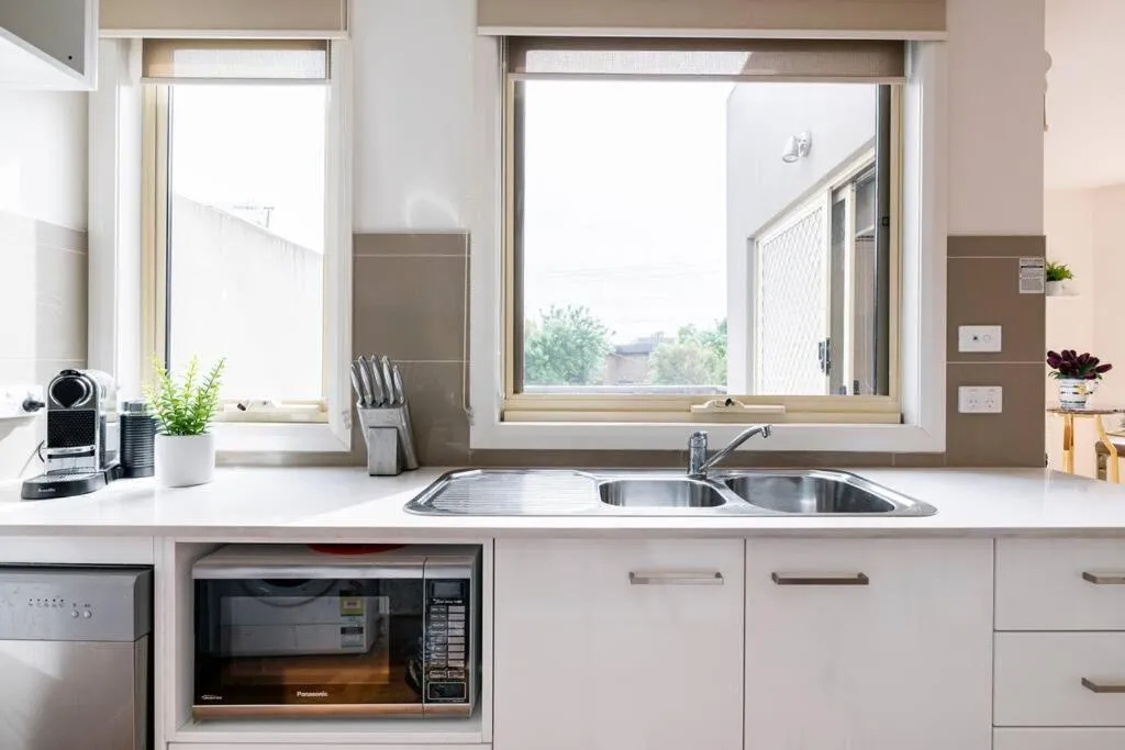Design/bright/cosy townhouse between airport &city — 3