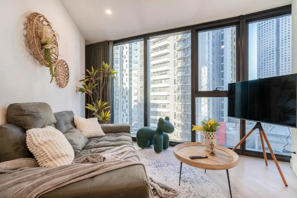 Designer Apt Southbank, close to Crown and MCEC-SH17