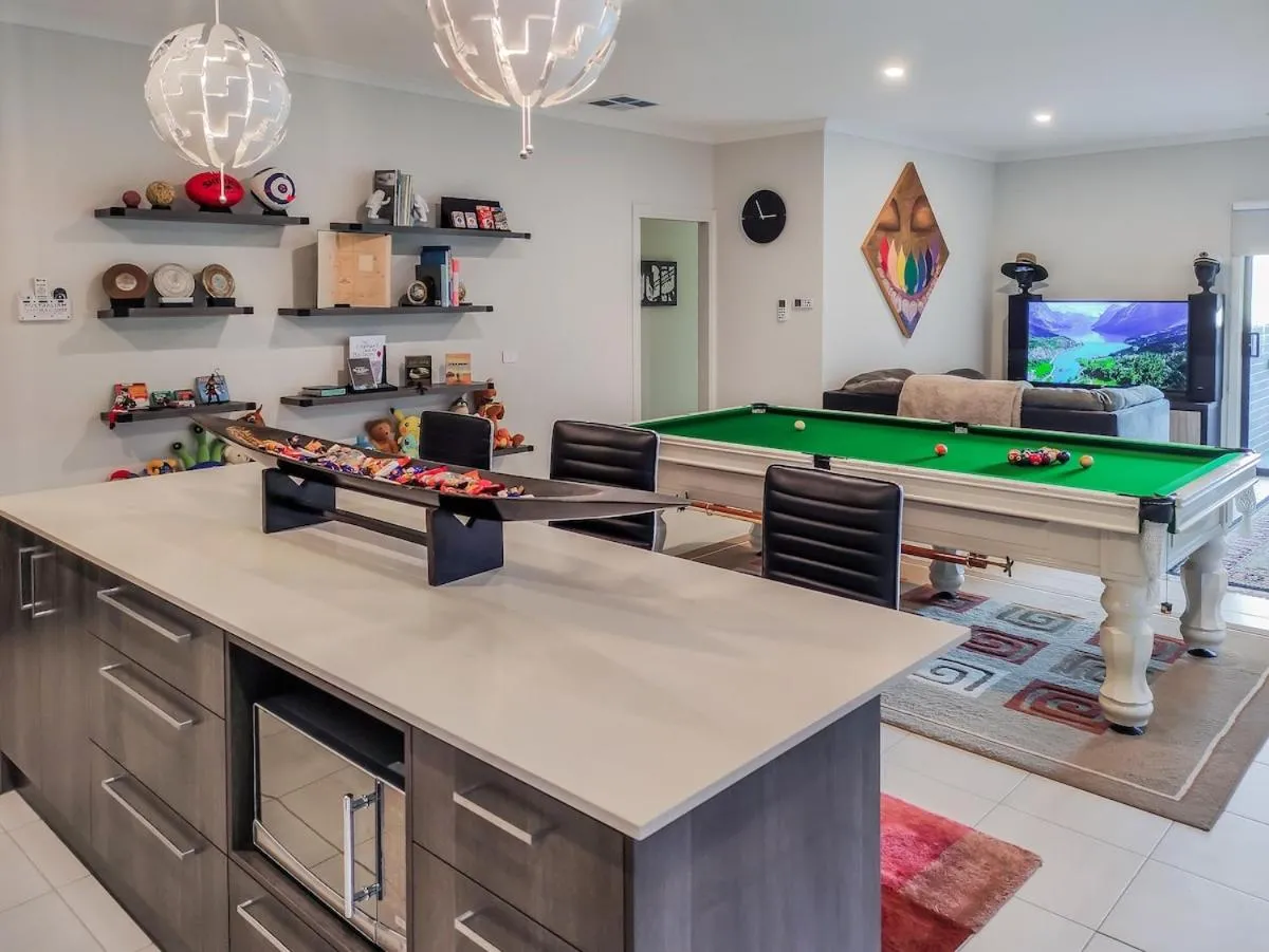 Dream Clyde Family Home Movie Theater and Pool Table — 5