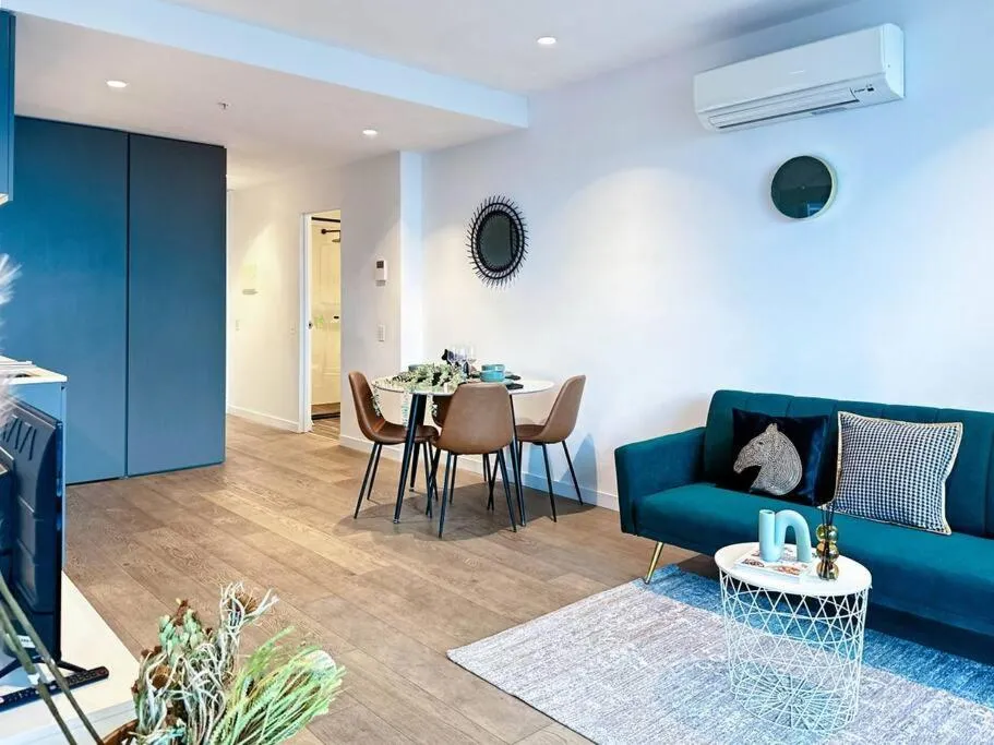 Elegant High Rise 2 Bed Apt near Melb CBD RMIT — 5