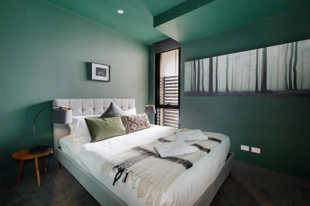 Evergreen Oasis – Poolside Living on Stanley Street — 2