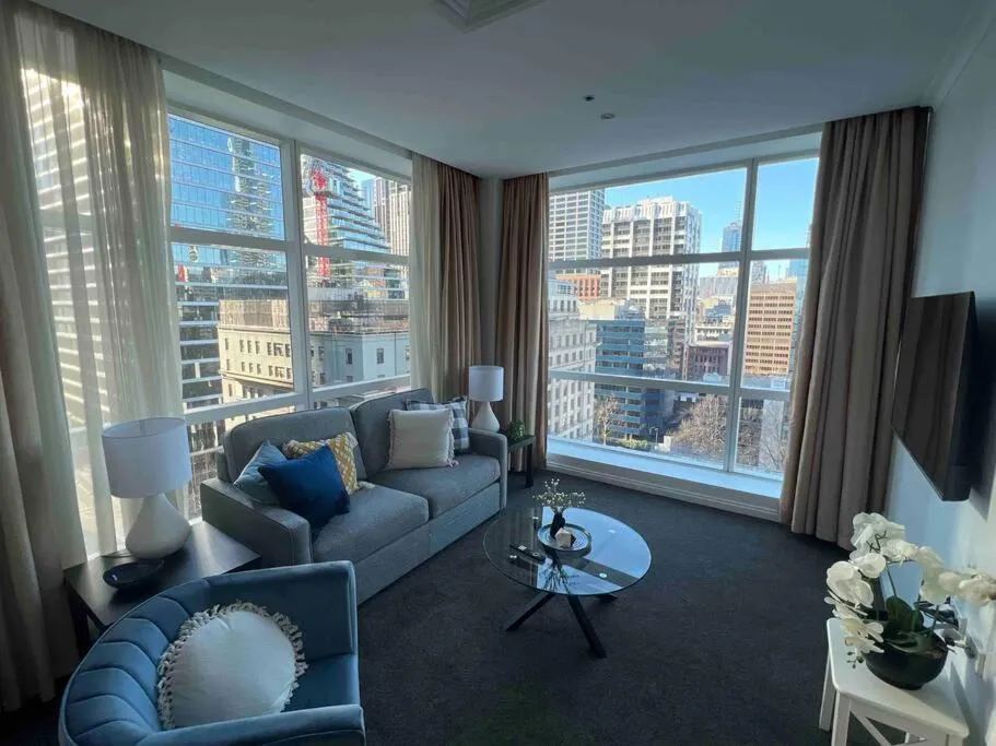 Exclusive Suite CBD Riverviews – ParkingOnsite — 2
