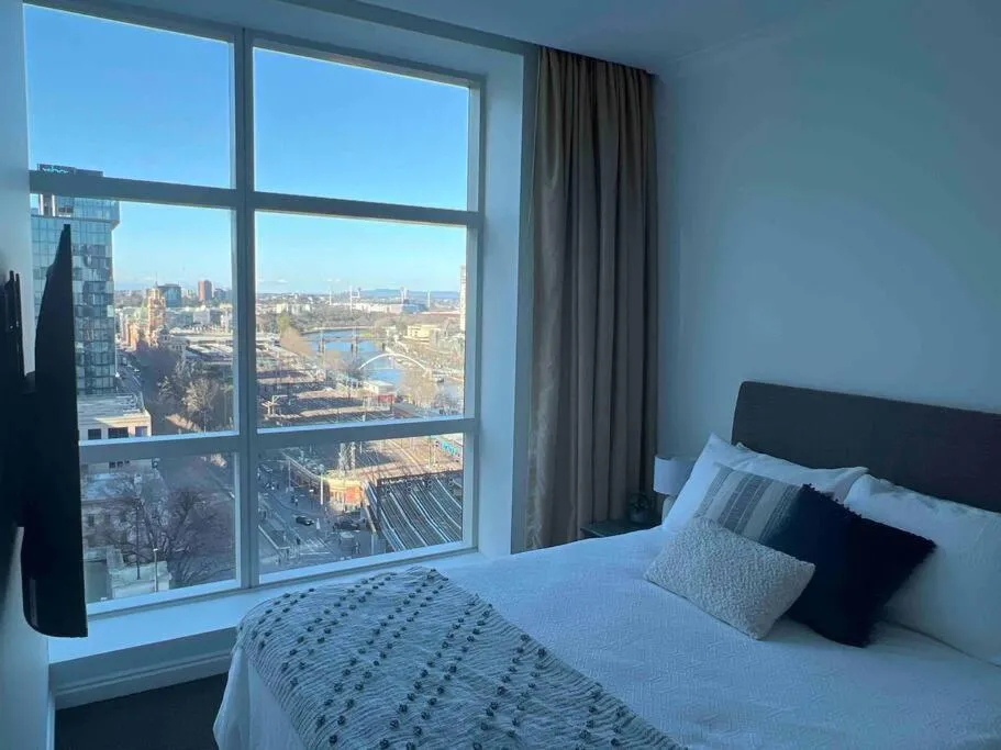 Exclusive Suite CBD Riverviews – ParkingOnsite
