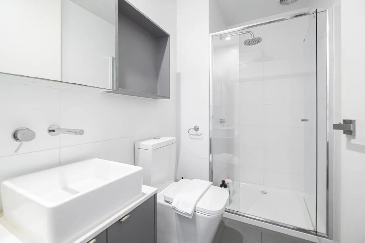 Experience The Heartbeat Of Melbourne Cbd 1br — 3