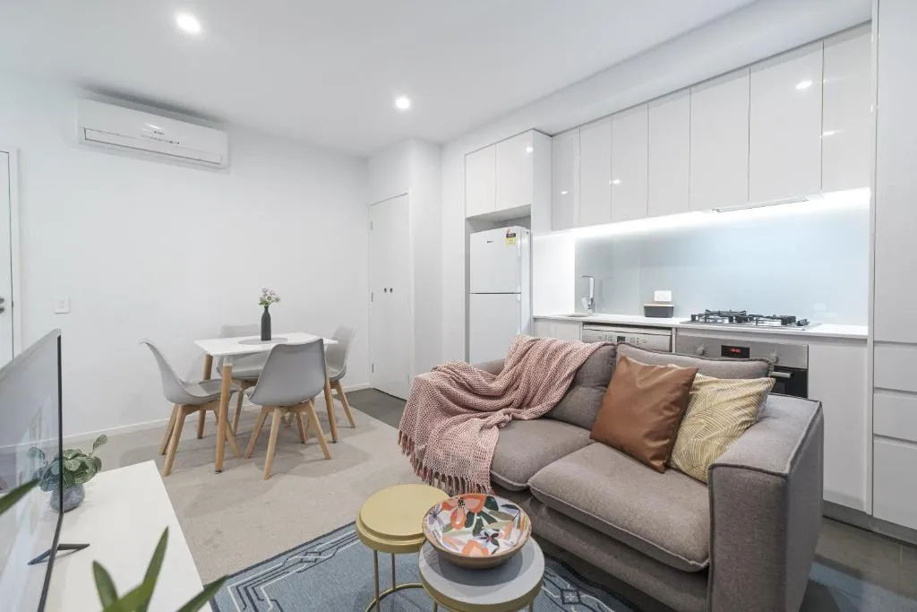 Exquisite And Warm 1br Nest In Footscray Pool Gym