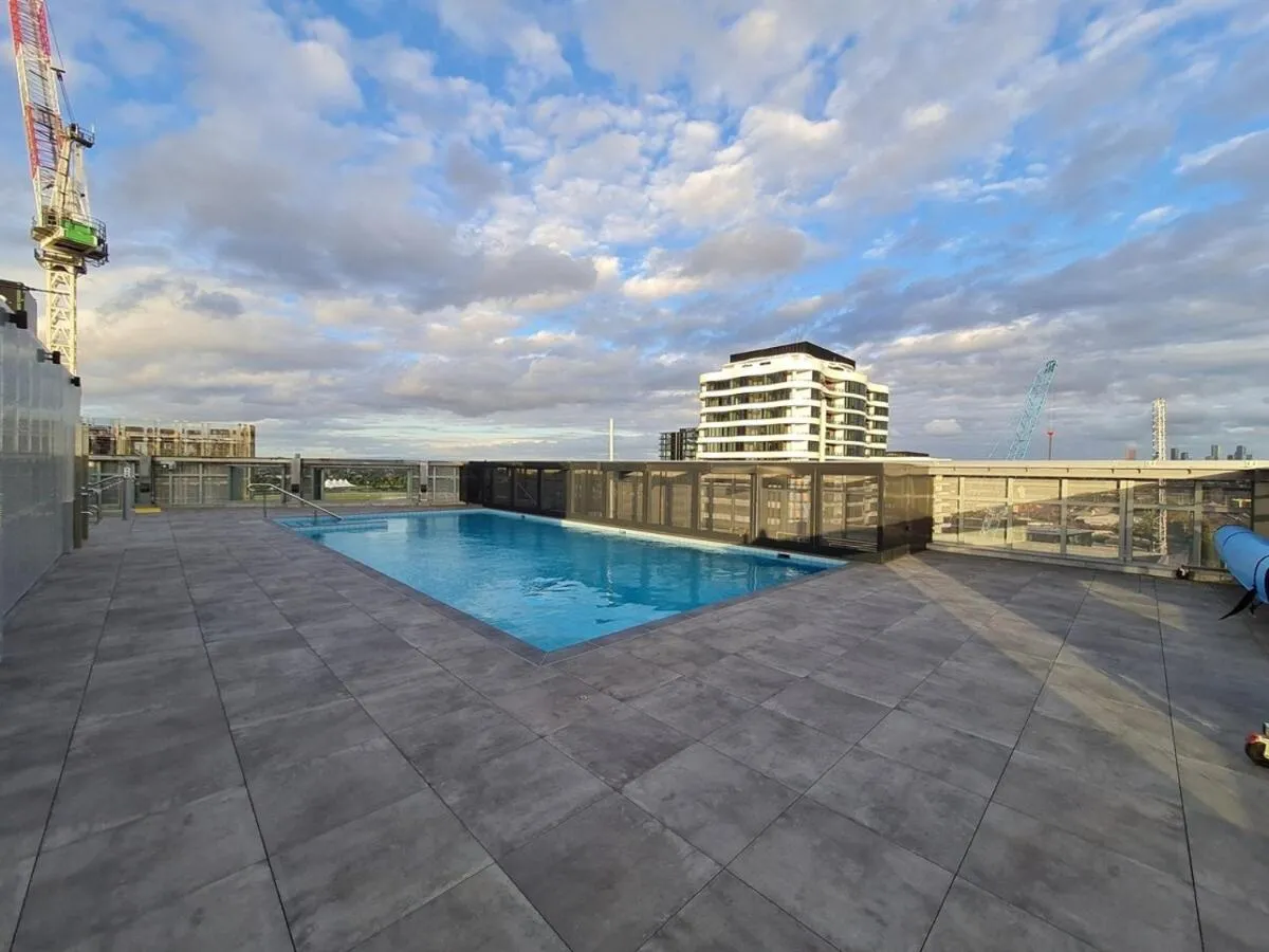 Exquisite And Warm 1br Nest In Footscray Pool Gym — 4