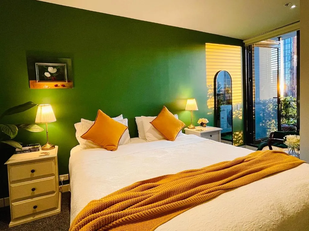 Extraordinary holiday stay for Melbourne explore