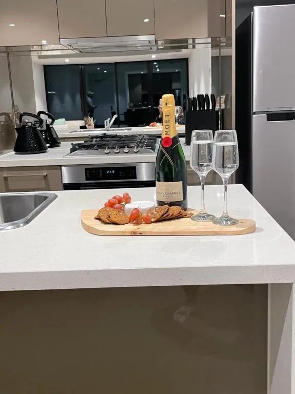 Fantastic 3 Bedroom Apartment in Southbank