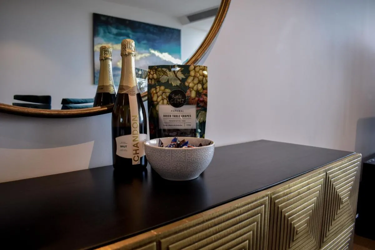Fantastic 3 Bedroom Apartment in Southbank — 3