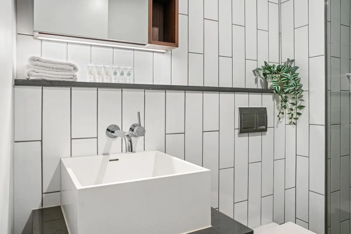 Flagstaff Green Chic Apartment Calming and Relaxin — 3