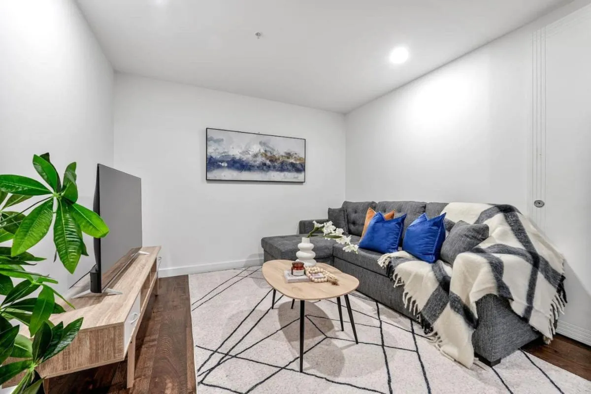 Flagstaff Green Chic Apartment Calming and Relaxin — 5