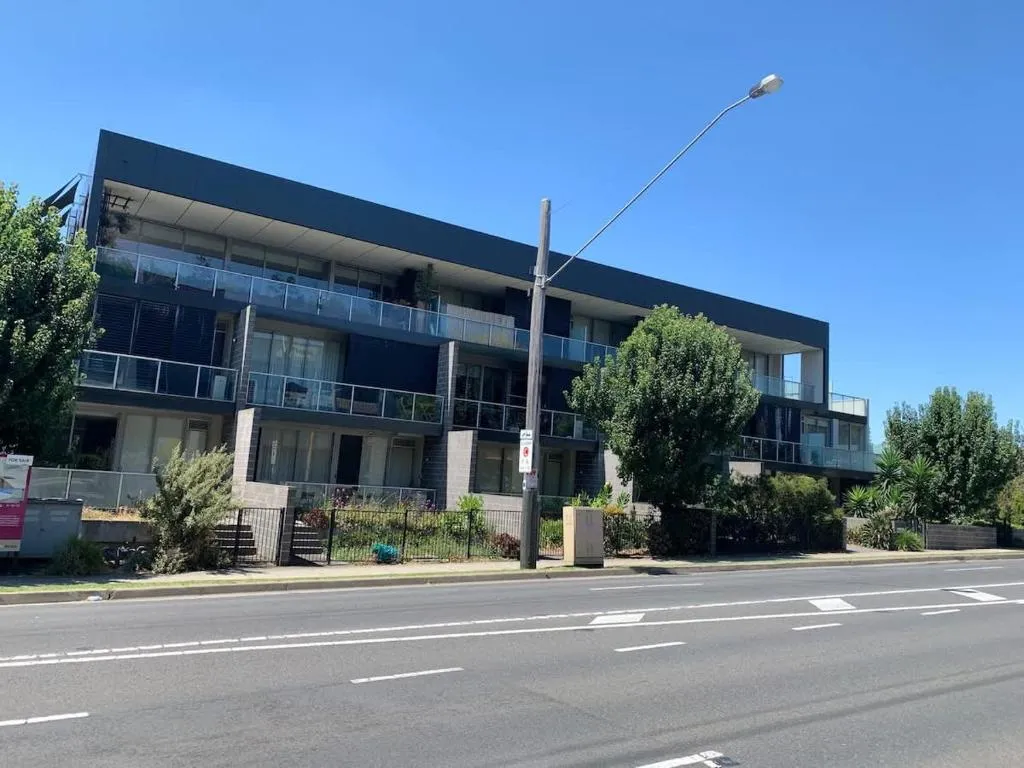 Glen Waverley Modern Apt near Syndal Station