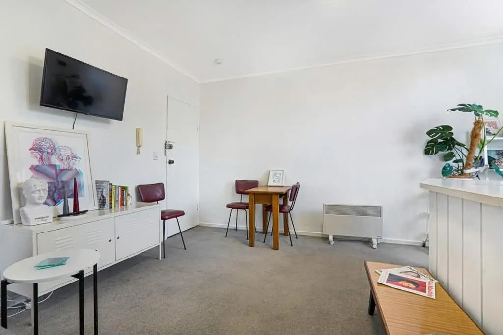 Great Things Come in Small Packages – Fitzroy Apt