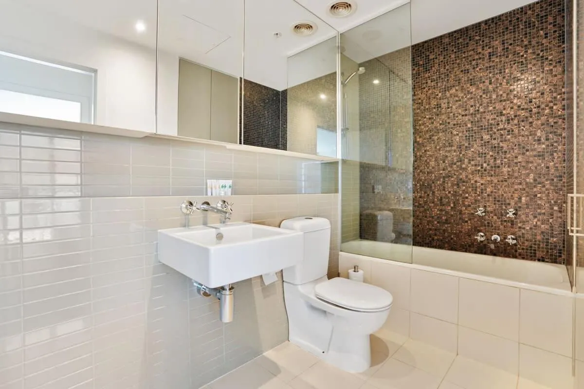 Grosvenor on Queens Luxury Melbourne CBD Apt — 3